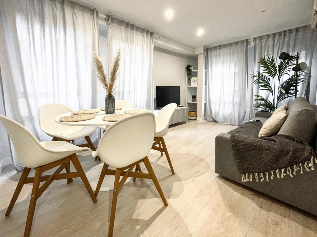 Vtz El Balcon De Plaza Sas Apartment Zaragoza Bagian luar foto