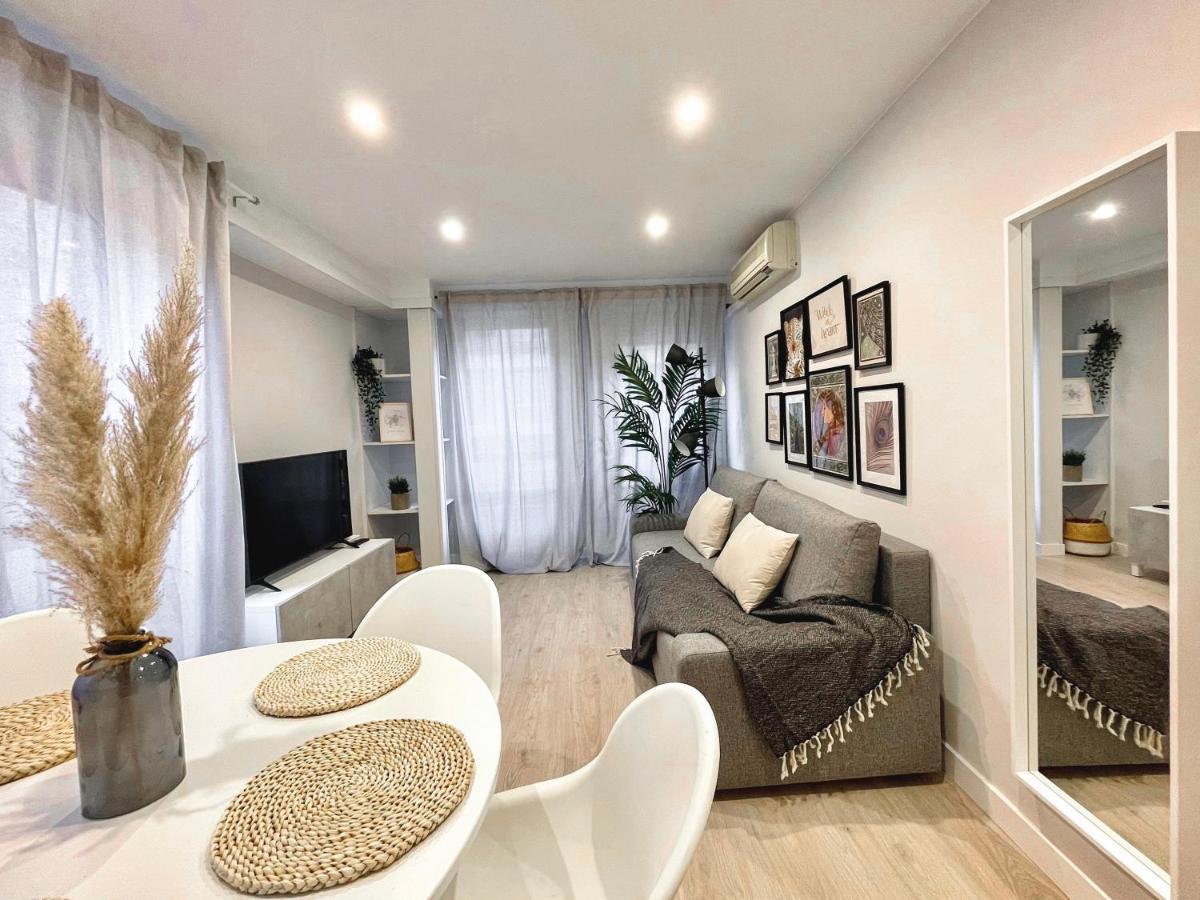 Vtz El Balcon De Plaza Sas Apartment Zaragoza Bagian luar foto